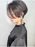 【morio池袋】大人刈り上げ前下がりハンサムショート