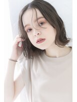 外国人風シア―グレージュ切りっぱなしボブニュアンスカール池袋