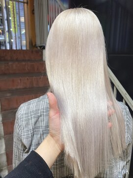 アルーシェ 新宿店(Alushe) ホワイトカラー