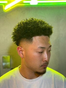 グリーディーフォックス 代々木(Greedy FOX) 韓国マッシュ/センタ-パ-ト/ツイストスパイラル/スキンフェード