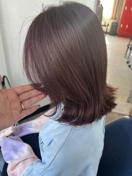 アルム(hair salon Alum) 透明感ピンクバイオレット ハイライトあり 外ハネミディアム
