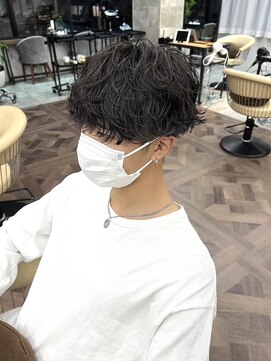 ロット 横浜(lot) 韓国マッシュ束感ツイスパ×ブルーブラック[横浜駅]