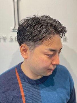 リバティシェアバーバー 銀座2nd(LIBERTY SHARE BARBER) スキンフェードコテパーマ濡れパンマッシュパーマ[銀座<理容室>]