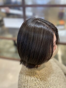 ヴィセ(atelier visse) 切りっパなしボブ・グレージュ・ハイライト