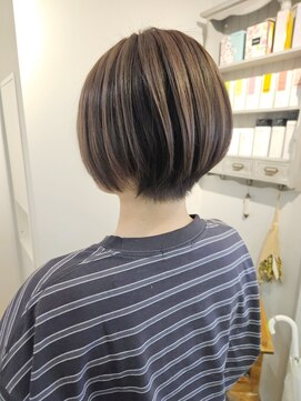 ヘア ケア ディエイチケー(HAIR CARE DHK) アンブレラカラーのショートボブ