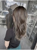大人シアーベージュミニウルフボブミディアムレイヤー