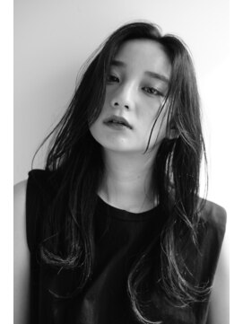 ルフュージュ バイ プロデュース 相模大野店(Refuge by Produce) 暗髪/レイヤーカット/長めバング