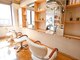 レーヴフォーヘアー(reve for hair)の写真/木のぬくもりが暖かい店内でリラックスしていただけます♪上質な空間で、癒しのサロンタイムを♪
