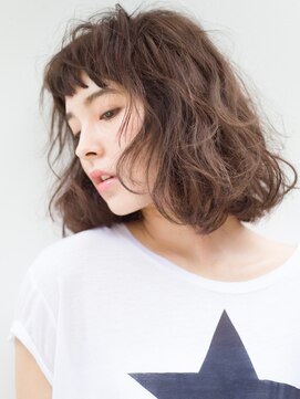 ローネス(LONESS) LONESSコレクション　バンクが可愛いアンニュイカールボブ