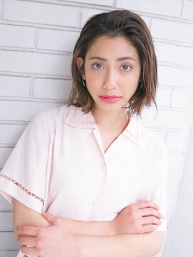 ルティア(Lutia) 切りっぱなしボブ 外ハネ