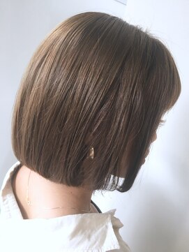 美容室イサ 伏見店(ISA) 切りっぱなしボブ
