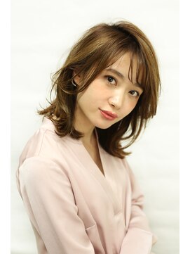 マグノリア オモテサンドウ(MAGNOLiA Omotesando) たっぷりレイヤーでふんわりエアリーミディ♪