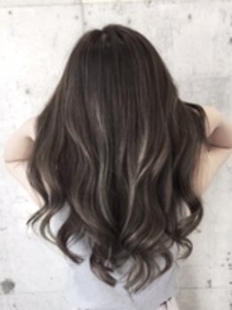 ヘアーアート リオン バイニューヨークニューヨーク(hair art Le Riow byNYNY)の写真/外国人風イルミナカラーで透明感◎ツヤ感◎抜け感◎ダメージレスにこだわった薬剤で、柔らかい髪質に♪