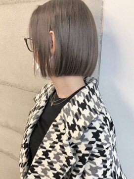 フォンズ(FONS) 大人の小顔に見せるヘア 上品ミニボブ/ミルクティーベージュ
