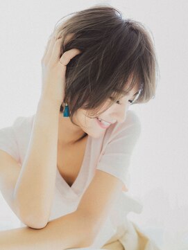 ティファ 栄(Tiffa) ブルージュ前下がりエアリーショート