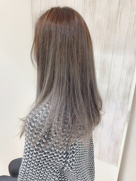 フィールエー レキシントンプラザ店(feel.a) 肩下ロングの寒色系カラー