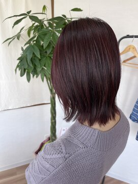 ヒビ(HIBI) ミディアムレイヤースタイル