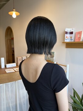 ムク 甲府(muku.) 切りっぱなし/ボブ/ブルーブラック/透明感カラー