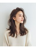 ナチュラルな艶感が魅力の上品ロング
