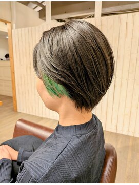 アンプリュス リアン(1+ Unplus lien) 大人ショート×イヤリングカラー×エメラルドグリーン/亀戸