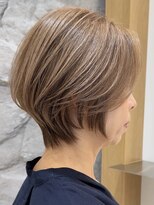 ソワネ 表参道(soigne)&nbsp;表参道白髪ぼかし顔周りレイヤーくびれショートボブアッシュ40代