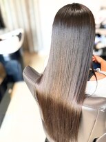 オト(oto)&nbsp;艶髪ストレートロングヘア縮毛矯正トリートメント髪質改善