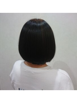 ネリネ きてみてまつど通り店(Nerine) 艶ボブ