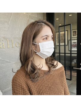 メゾン アヴァロ(Maison Avallo) お客様スナップ　  ミディアムレイヤー/オークルベージュ