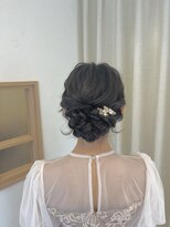 ソノ(sono)&nbsp;アップスタイル シニヨン お呼ばれヘア 参列ヘア 結婚式ヘア