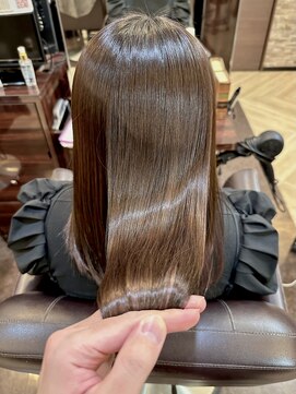 キャラ 池袋本店(CHARA) 枝毛のダメージ毛も髪質改善でツヤさらヘアに大変身!【貴也】