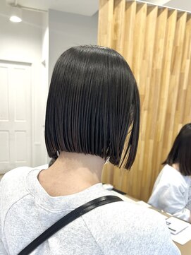 ネオリーブウリ 二子玉川店(Neolive uri) カールセミディシアーカラーレイヤーカット《二子玉川》