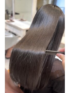 リコ バイ マリス(Liko by maris) 酸性ストレートで作る艶髪ロング