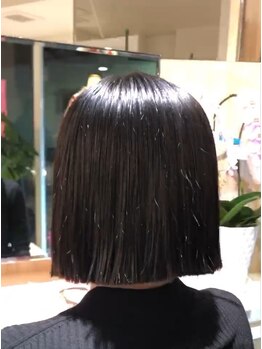 レーヴ reveの写真/忙しい毎日でも扱いやすいスタイルをご提供♪大人女性の魅力を引き出すグレイカラーやハイライトもお任せ！