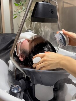麻生一輪の写真/話題の《頭浸浴》導入Salon◇髪と心が『ととのう』新感覚♪首元からしっかり温め、頭皮のコリやお悩み改善