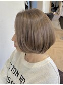 白髪ぼかしベージュ×グラデーションボブ