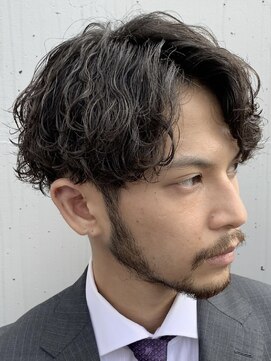 レタッチ バイ フィフス 天神大名(RETOUCH by fifth) 天神波巻きパーマツイストスパイラルパーマセンターパートウルフ