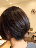 ジョナ(Jona)&nbsp;梅雨もうねらない大人の丸みショートボブ・トステア酸熱ケア