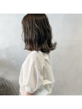 ミント(mint) 赤みのない透明感グレージュ!