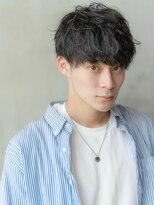 イオ 本厚木(io)&nbsp;黒髪マッシュニュアンスパーマビジネスメンズカット刈り上げ
