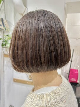 コンフィープラス(comfy plus) 透明感♪髪質改善カラー内巻きショートボブ小顔艶感