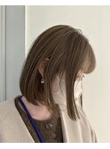 オリーブベージュ