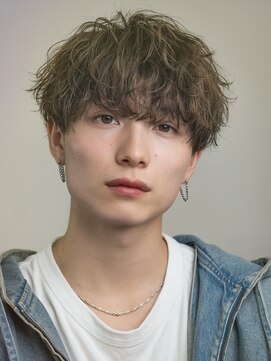 オーシャントーキョーオーバー 渋谷(OCEAN TOKYO OVER) 韓国ヘアニュアンスコンマバングセンターパートフェザーパーマ