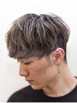 ホワイト(WHITE)の写真/一人ひとりの骨格や髪質を見極めスタイル提案してくれるので、お家での再現性も◎理想のstyleが手に入る★