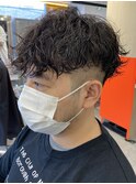 センターパートツイストスパイラルパーマ刈り上げツイストパーマ