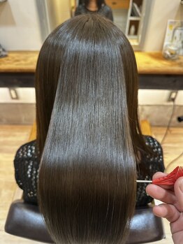 Honey Bee【ハニービー】の写真/【徳力公団前駅/徒歩3分】最先端のストレート技術とトリートメントで、誰もが驚く“美髪”をあなたに◇