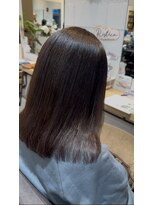 ローリーポーリークラウン(Roly Poly Clown)&nbsp;エイジング毛でも驚くほど自然なツヤ髪ストレート