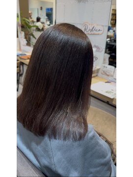 エイジング毛でも驚くほど自然なツヤ髪ストレート