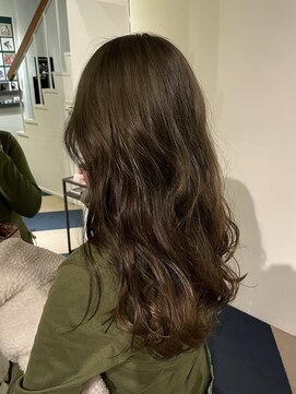 ラパンセノアール(LA PENSEE NOIR) 赤み消しカラー