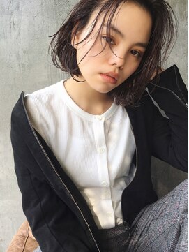 ルーム(Loom.) 〈スタイリング簡単〉柔らかい質感の耳かけ外国人風ボブ