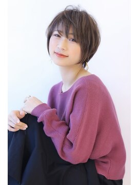 オーロ 緑地公園店(ORO) ローライトアッシュブラウン大人かわいい小顔ワンサイドショート